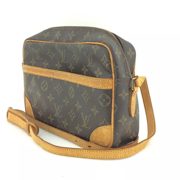 Louis Vuitton Bags Louis Vuitton Trocadero 26 Crossbody Poshmark